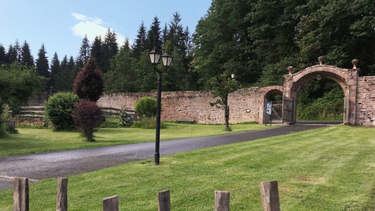 ehemaliges Kloster Kartause Gruenau Innenhof